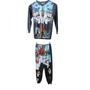 Boys skibiddi pajamas.